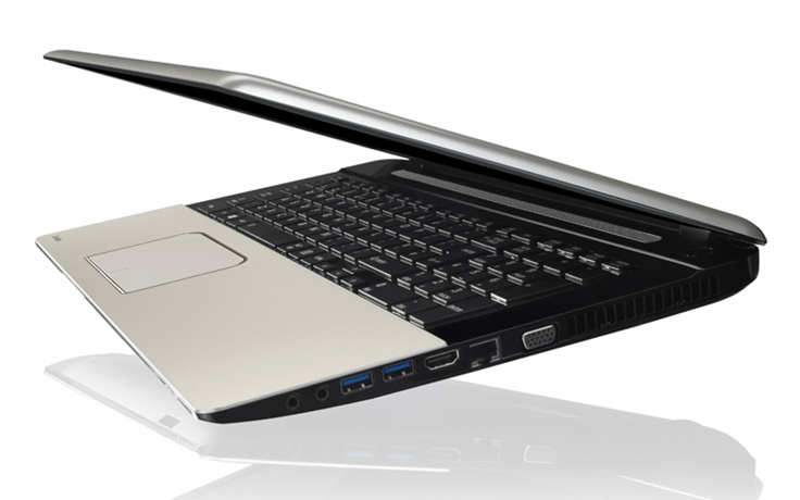 toshiba_Satellite_L70-B_bocno.png